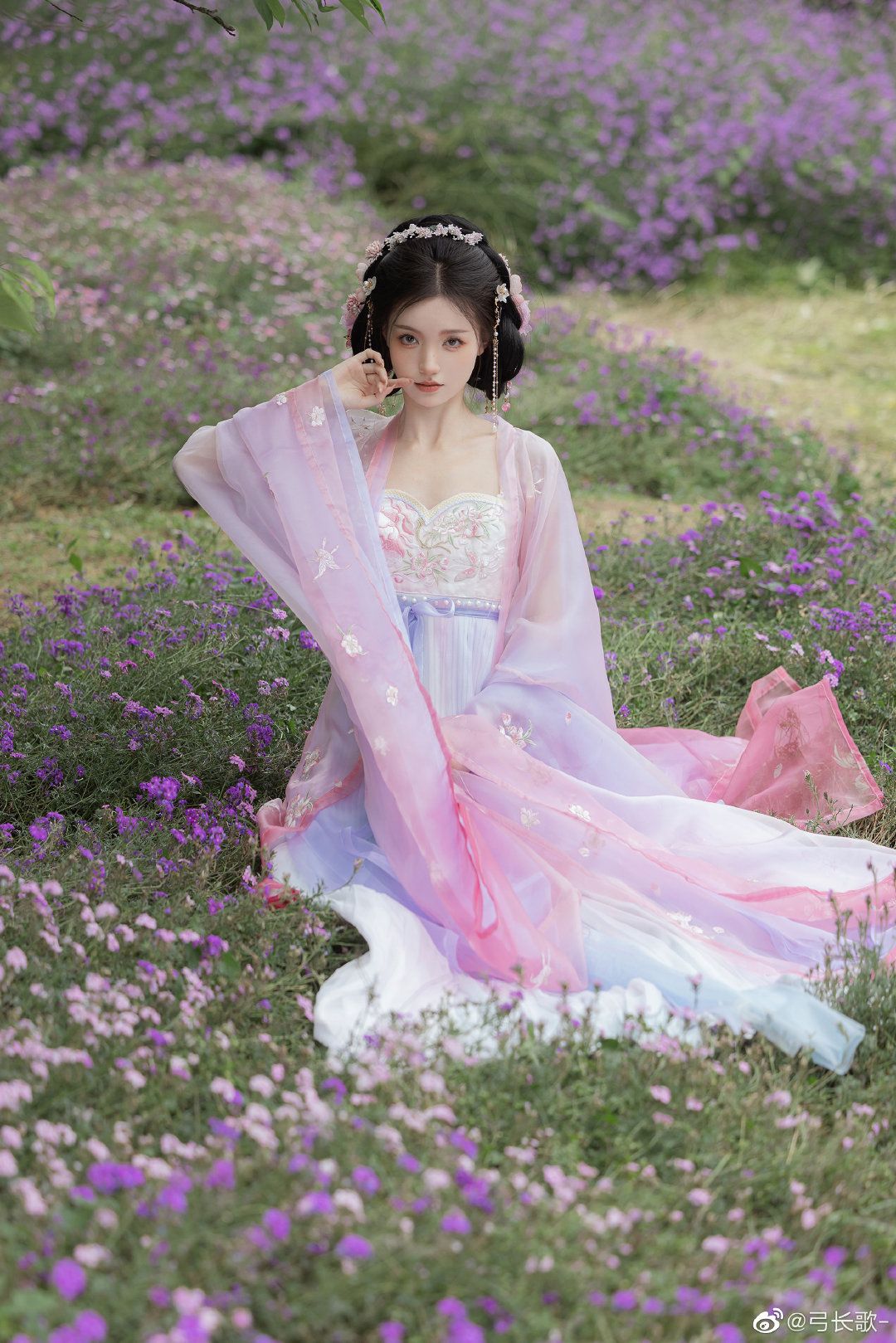 Children in Cheongsam:Embracing the Power of Traditional Elegance Children in Cheongsam:Embracing the Power of Traditional Elegance