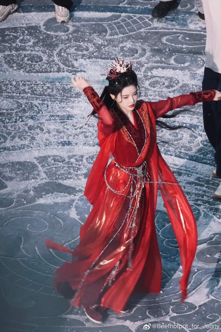 Full-Head Wig for Women:The Evolution of Hanfu Costumes with Modern Extensions Full-Head Wig for Women:The Evolution of Hanfu Costumes with Modern Extensions