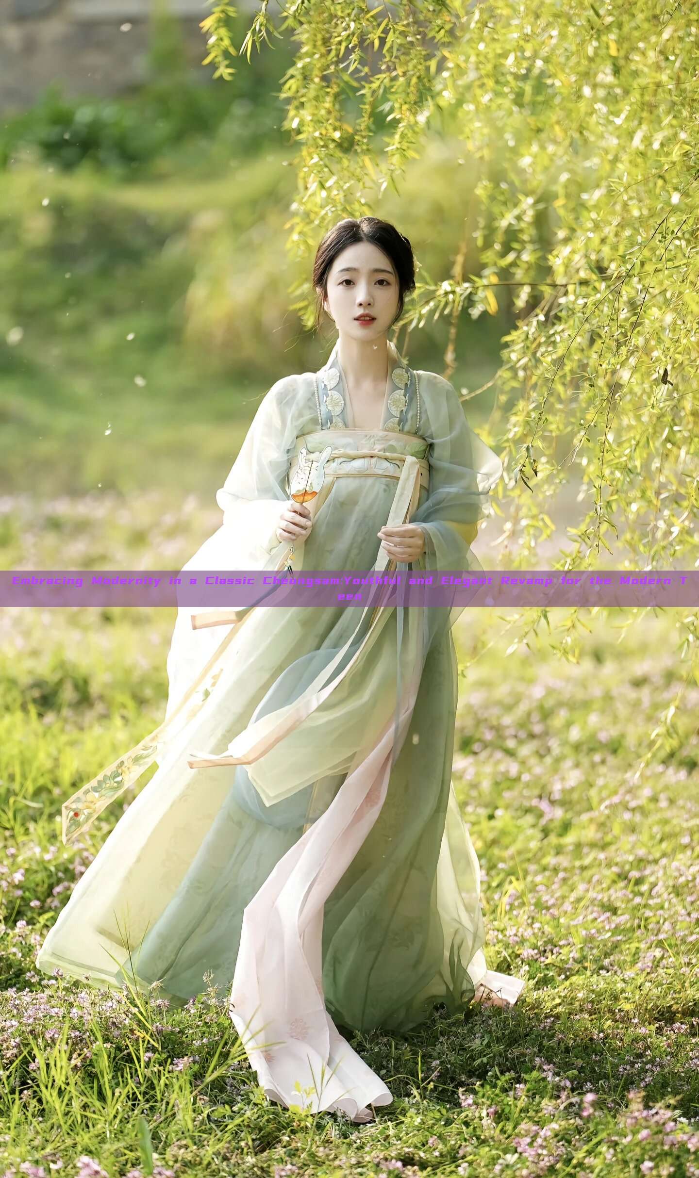 Embracing Modernity in a Classic Cheongsam:Youthful and Elegant Revamp for the Modern Teen Embracing Modernity in a Classic Cheongsam:Youthful and Elegant Revamp for the Modern Teen