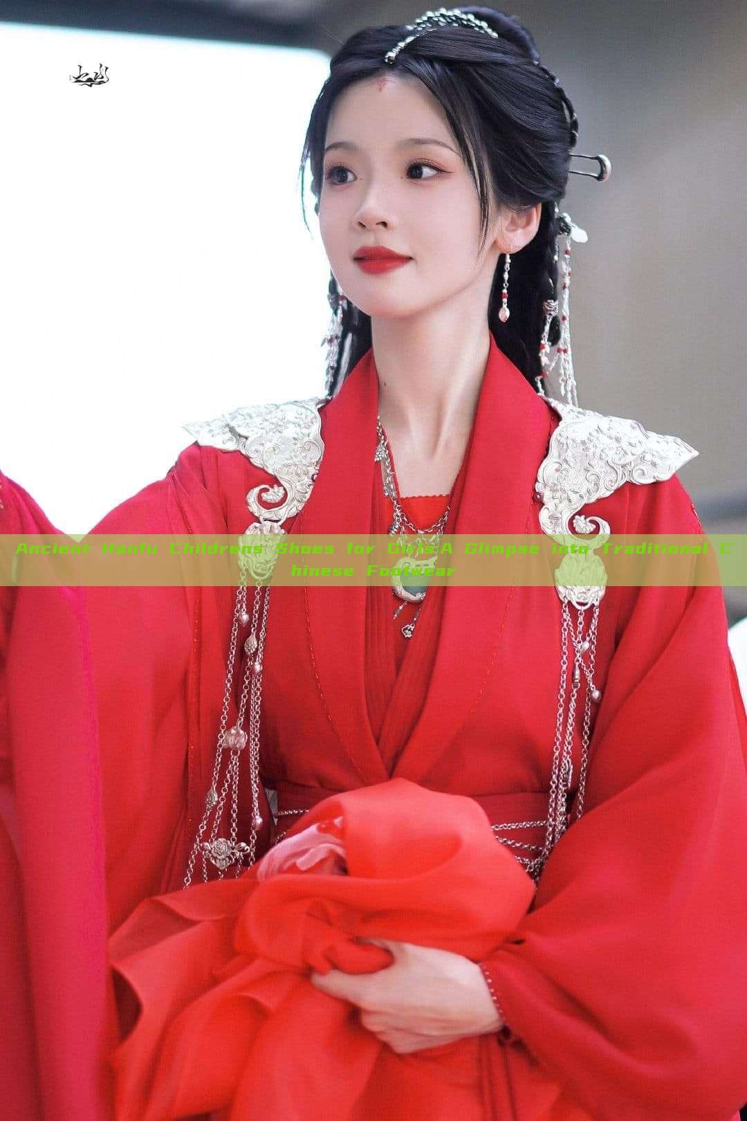 Ancient Hanfu Childrens Shoes for Girls:A Glimpse into Traditional Chinese Footwear Ancient Hanfu Childrens Shoes for Girls:A Glimpse into Traditional Chinese Footwear